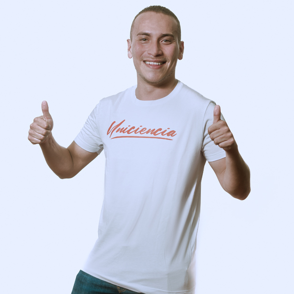 Camiseta blanca caballero estampado amarillo